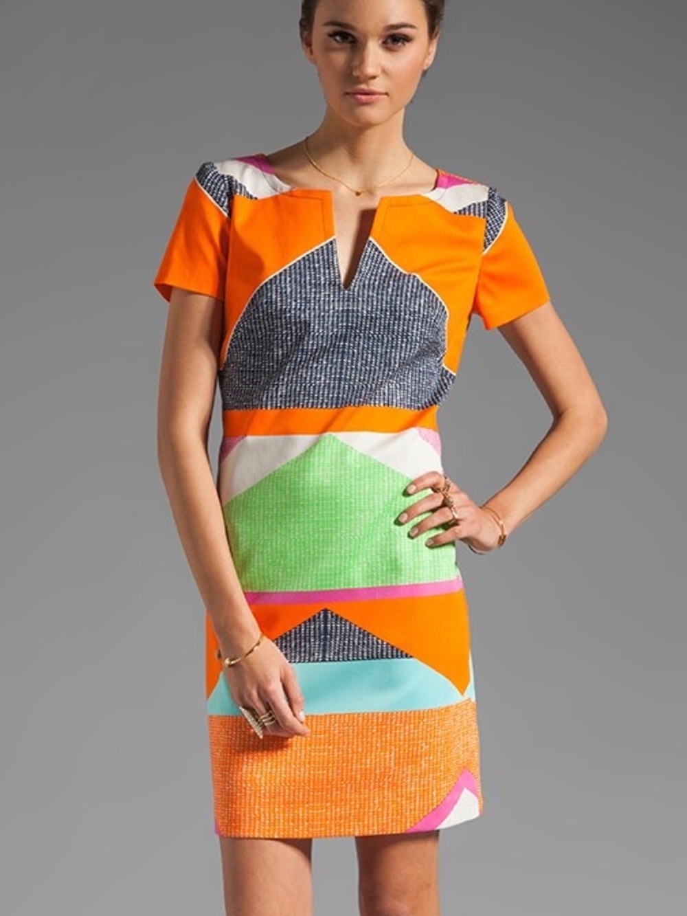 Trina turk
 Lincoln Road Museum Short Sleeve Dress in multi size 4 MSRP 293$